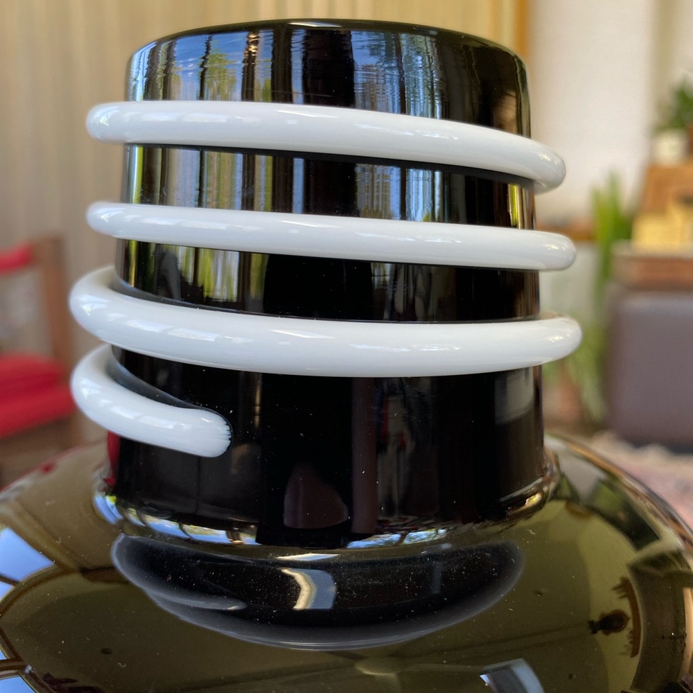 Post-Modern Tarnowiec ruby black art glass vase - Picture 6 of 9